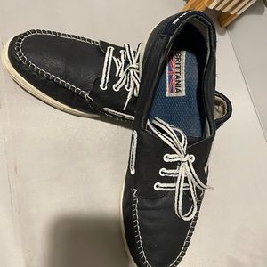 Brittania Men’s Classic Three-Eye Boat Shoes Size 12 Navy Blue Leather Upper